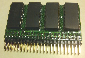 WM-1 32Mb 4Mx8 10ns 5V SRAM module, 90° pins